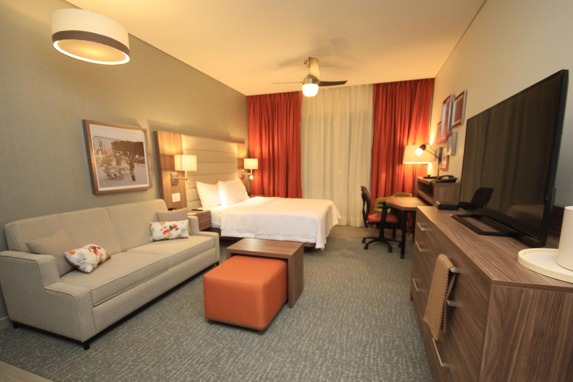 Fiesta Inn Suites Aeropuerto Del Bajio Silao Bagian luar foto