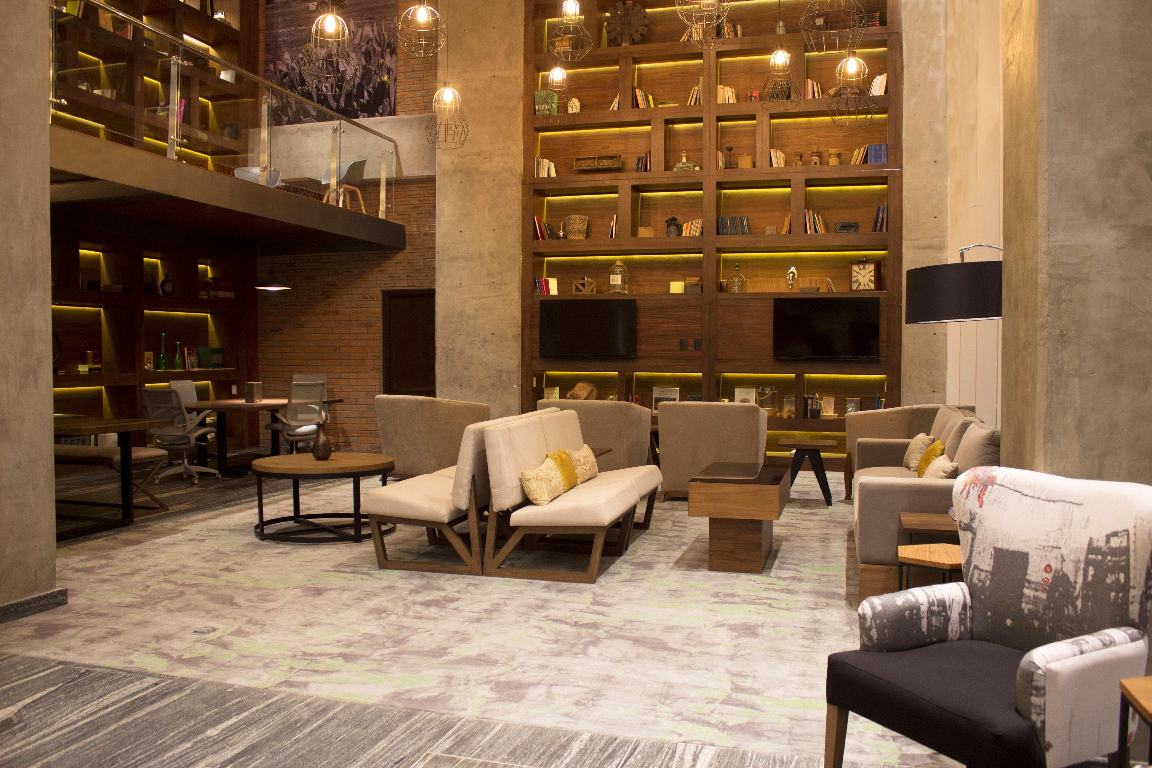 Fiesta Inn Suites Aeropuerto Del Bajio Silao Bagian luar foto