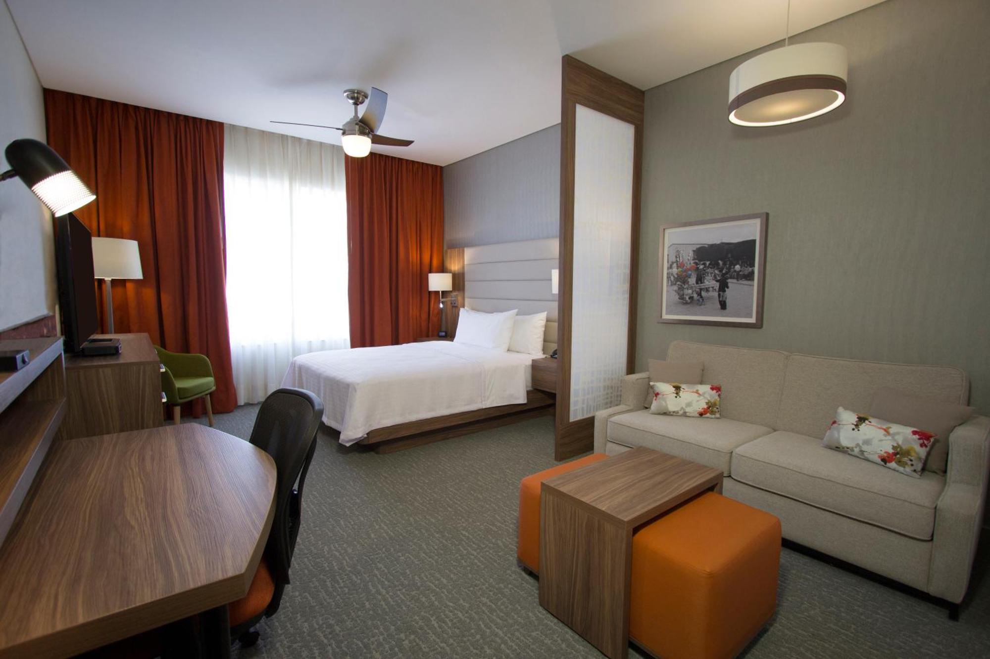Fiesta Inn Suites Aeropuerto Del Bajio Silao Bagian luar foto