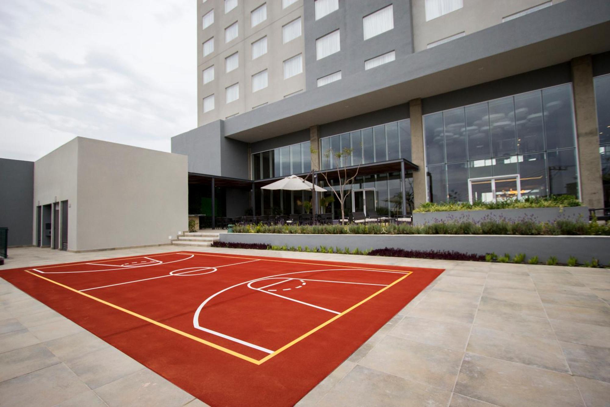 Fiesta Inn Suites Aeropuerto Del Bajio Silao Bagian luar foto