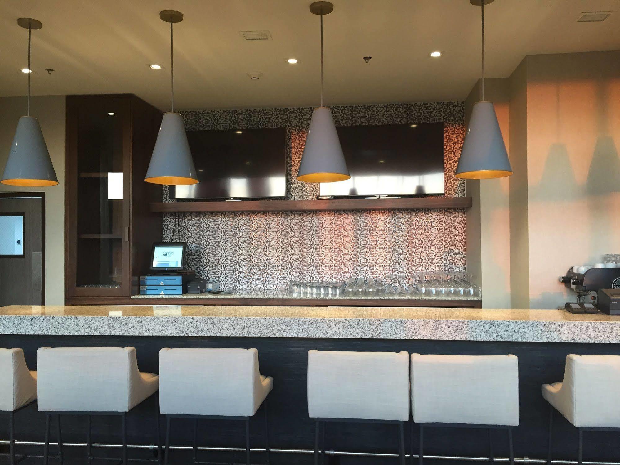 Fiesta Inn Suites Aeropuerto Del Bajio Silao Bagian luar foto